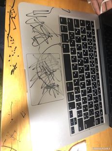 【娱乐】血压上来了 网友晒被熊孩子毁掉的笔记本电脑